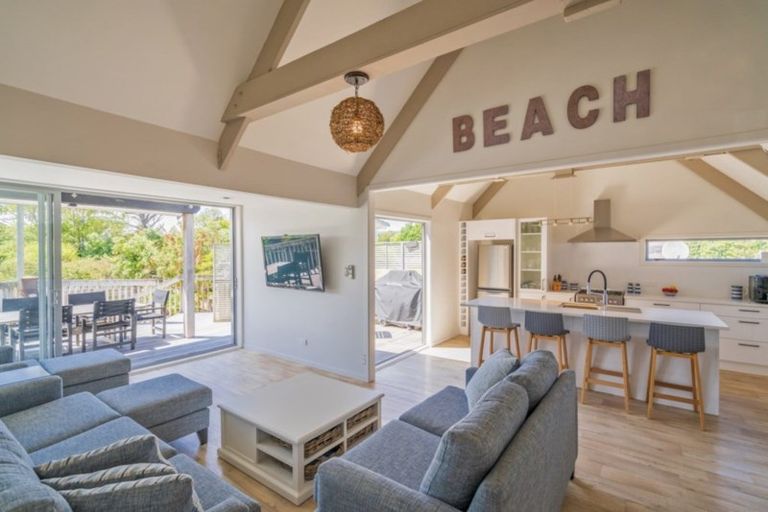 Photo of property in 141 Cook Drive, Whitianga, 3510