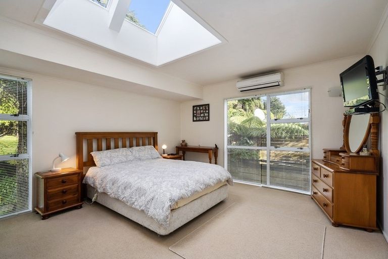 Photo of property in 13 Whiorau Grove, Lowry Bay, Lower Hutt, 5013