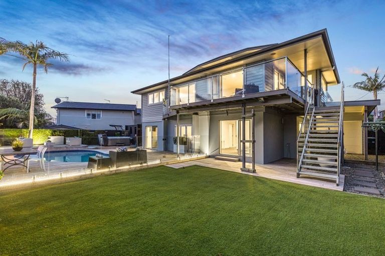 Photo of property in 27 Hemi Street, Narrow Neck, Auckland, 0622