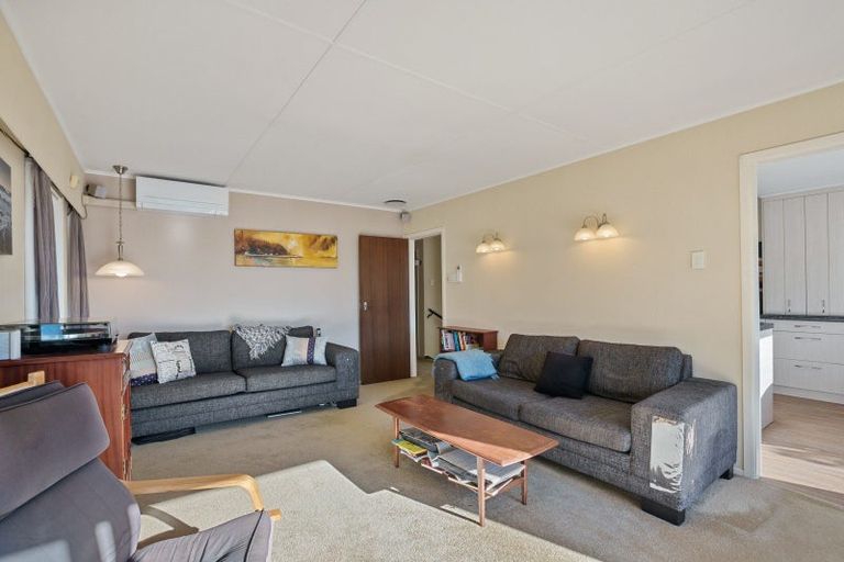 Photo of property in 10 Haven Grove, Naenae, Lower Hutt, 5011