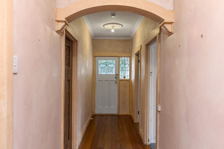 Photo of property in 42 Leighton Avenue, Waiwhetu, Lower Hutt, 5010