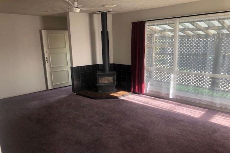 Photo of property in 4 Carisbrooke Street, Aranui, Christchurch, 8061