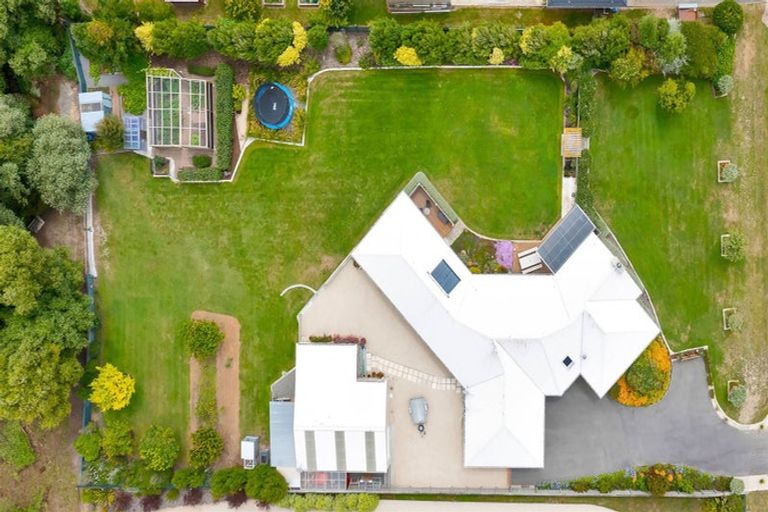 Photo of property in 8 Riverside Way, Amberley, 7410