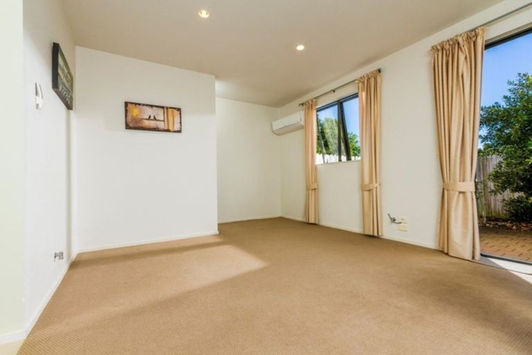 Photo of property in 26/22 Northcross Drive, Oteha, Auckland, 0632