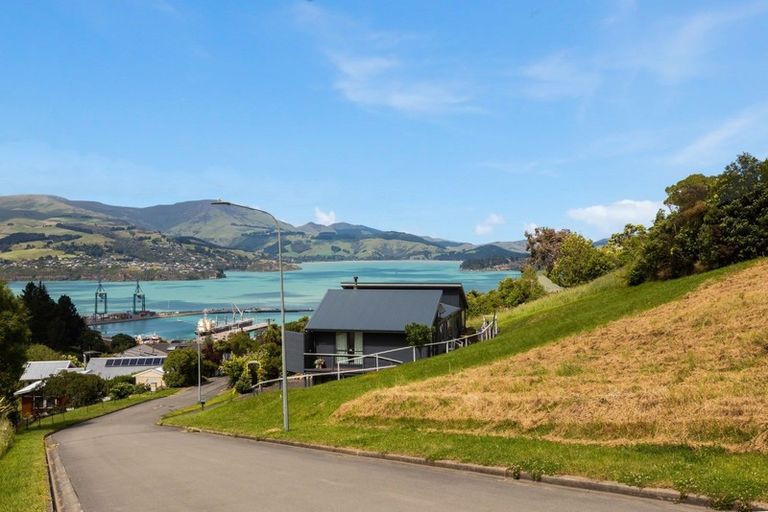 Photo of property in 1 Endeavour Place, Lyttelton, 8082