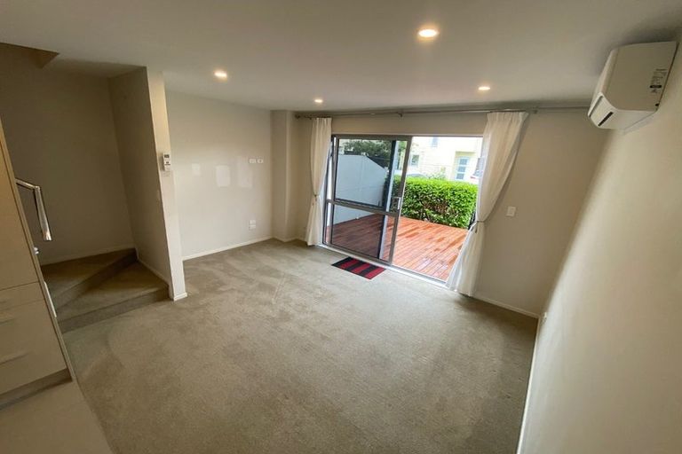 Photo of property in 29/11 Ray Small Drive, Papakura, 2110