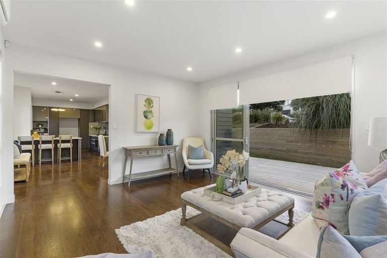 Photo of property in 32 Remuremu Street, Long Bay, Auckland, 0630