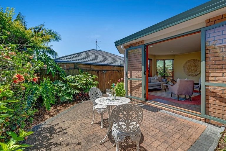Photo of property in 20 Red Hibiscus Road, Stanmore Bay, Whangaparaoa, 0932