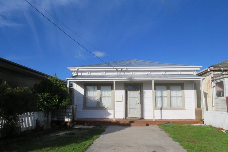 Photo of property in 87 Peel Street, Westport, 7825