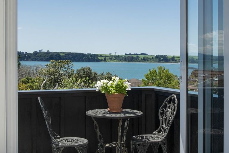 Photo of property in 63 Harbour View Road, Omokoroa, 3114