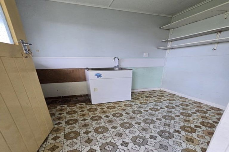 Photo of property in 22 Stanners Street, Eltham, 4322