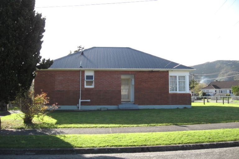 Photo of property in 12 Feist Street, Naenae, Lower Hutt, 5011