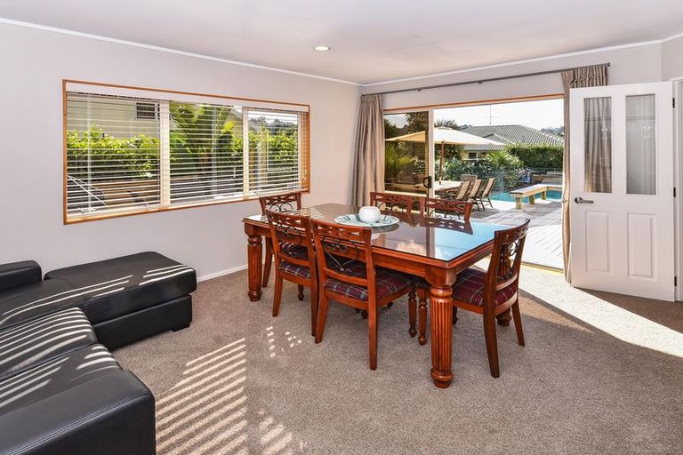 Photo of property in 102 Charles Prevost Drive, The Gardens, Auckland, 2105