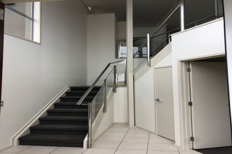 Photo of property in 2/348 Beach Road, Mairangi Bay, Auckland, 0630