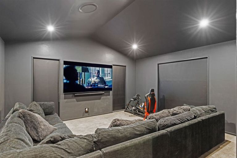 Photo of property in 17 Angus Place, Rangiora, 7400