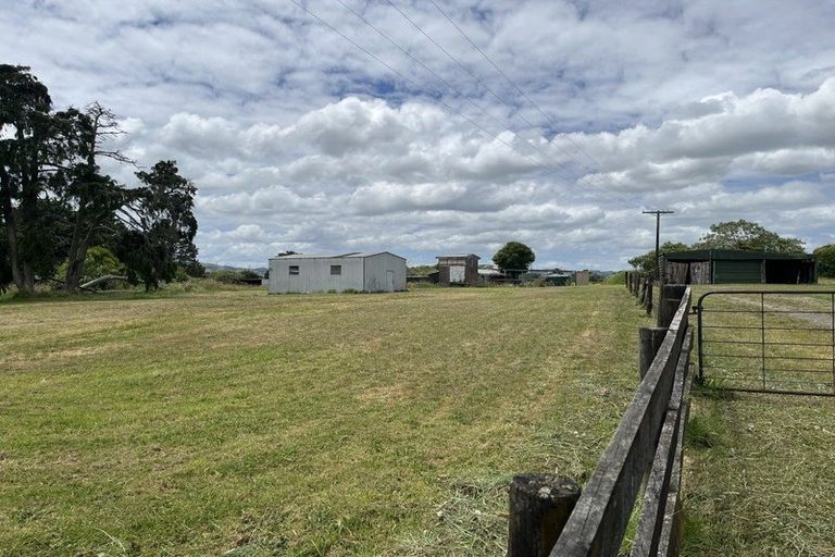 Photo of property in 524 Burtt Road, Runciman, Drury, 2578