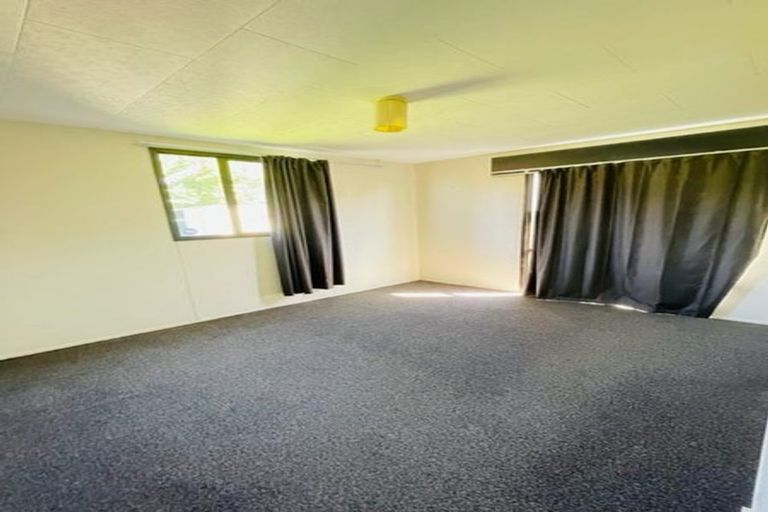 Photo of property in 2/16 Barneys Farm Road, Clendon Park, Auckland, 2103