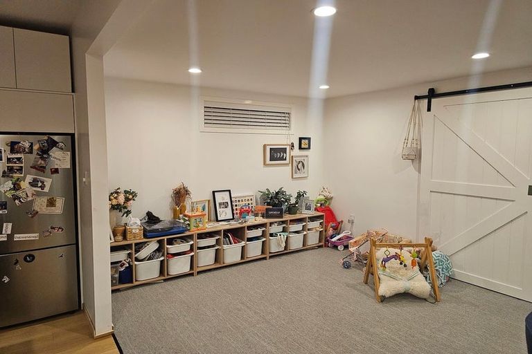 Photo of property in 276 Queens Drive, Lyall Bay, Wellington, 6022