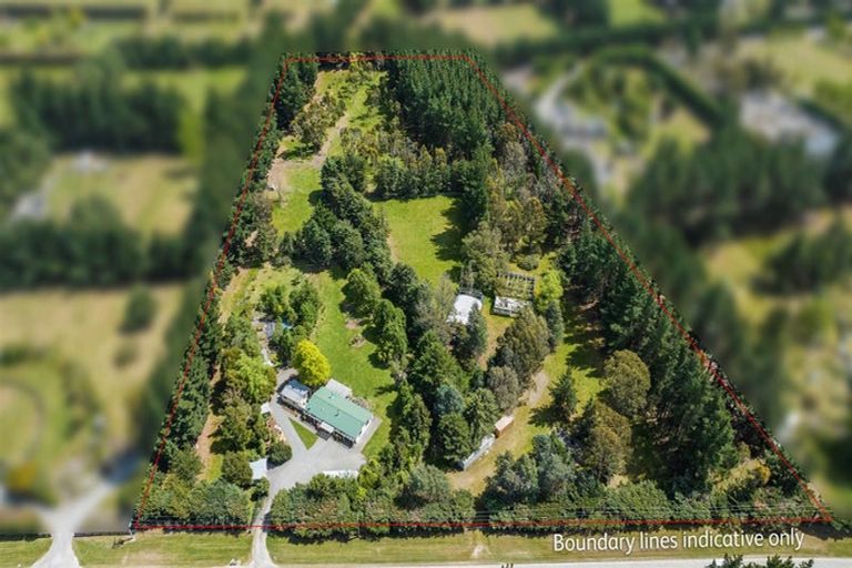 Photo of property in 61 Scarlet Oak Drive, West Melton, Christchurch, 7671