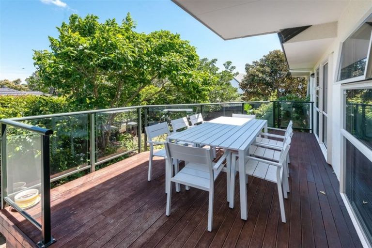 Photo of property in 2/130 Sandspit Road, Shelly Park, Auckland, 2014