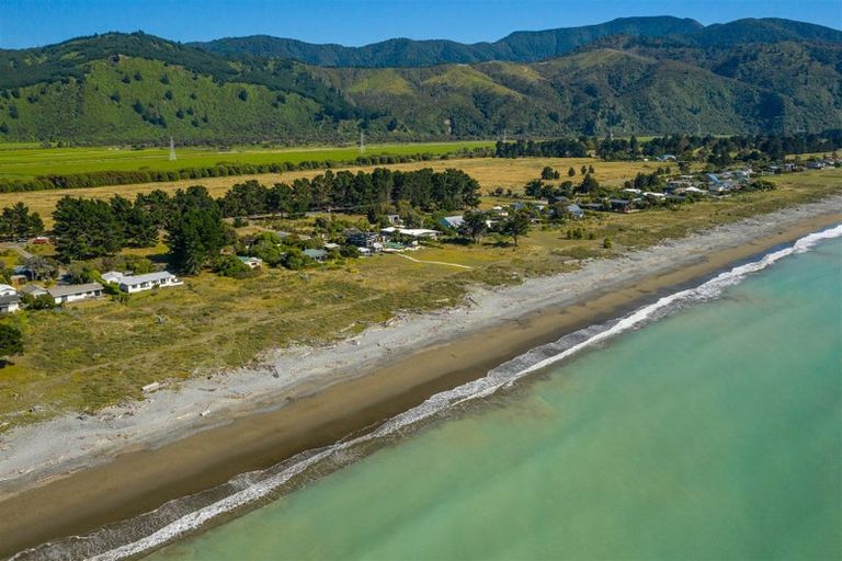 Photo of property in 64 Rarangi Beach Road, Rarangi, Blenheim, 7273