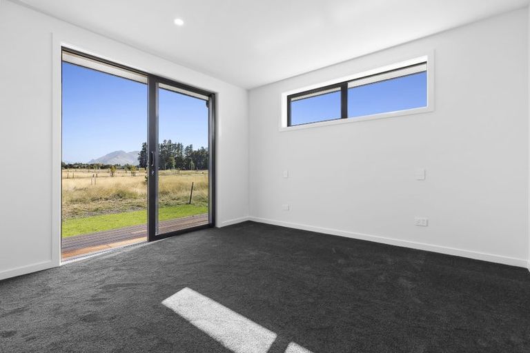 Photo of property in 37 Gillespie Street, Lake Hawea, 9382