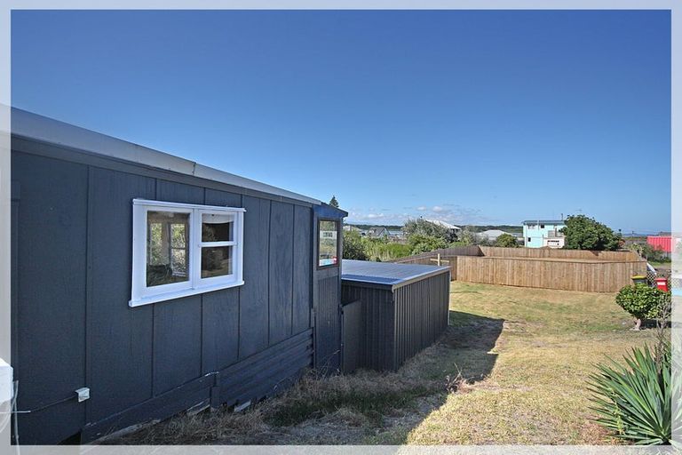 Photo of property in 120 Seabury Avenue, Foxton Beach, Foxton, 4815