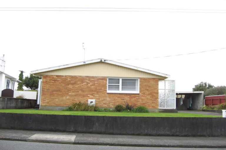 Photo of property in 1/6 Essex Street, Vogeltown, New Plymouth, 4310