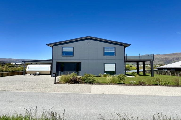 Photo of property in 13 Tuke Lane, Wanaka, 9305