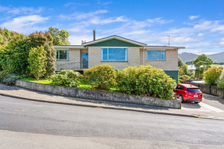 Photo of property in 4 Springdon Avenue, Sawyers Bay, Port Chalmers, 9023
