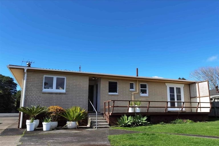 Photo of property in 53 Matipo Road, Te Atatu Peninsula, Auckland, 0610