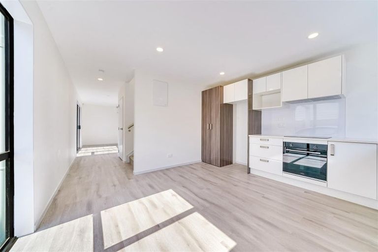 Photo of property in 14 Matukutureia Lane, Manurewa, Auckland, 2102