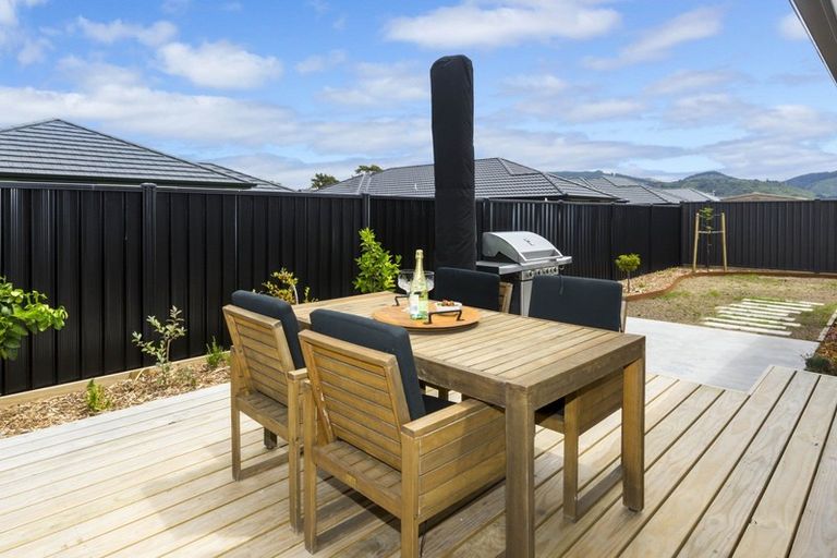 Photo of property in 27 Salisbury Crescent, Wallaceville, Upper Hutt, 5018