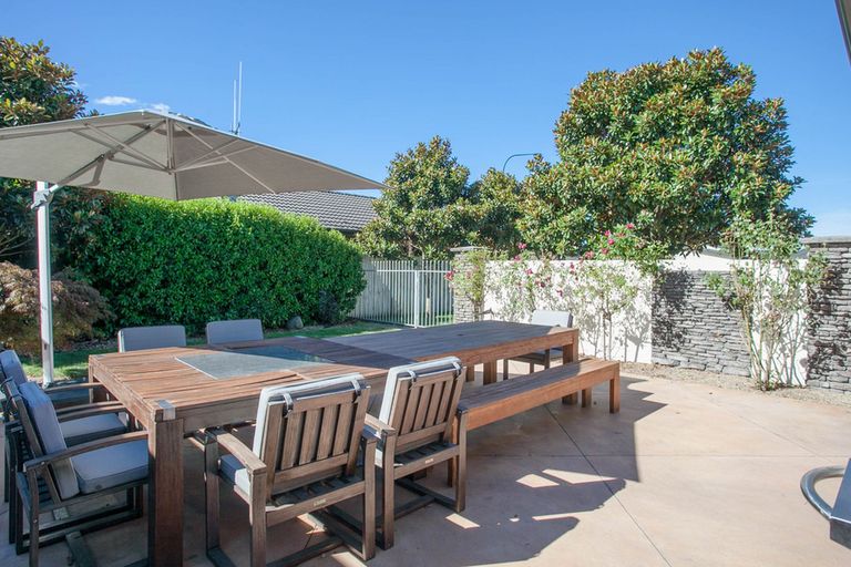 Photo of property in 2 Tulip Drive, Cambridge, 3434