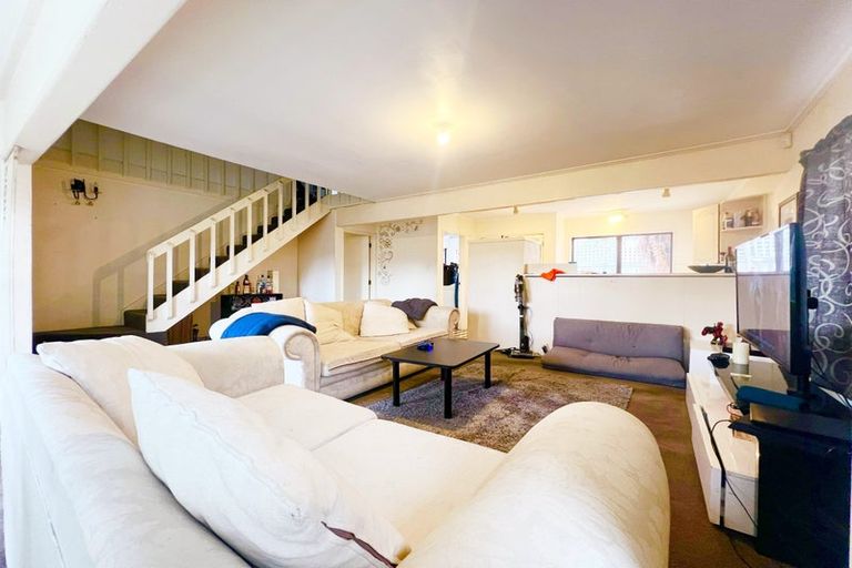 Photo of property in 2/87 Hillsborough Road, Hillsborough, Auckland, 1042