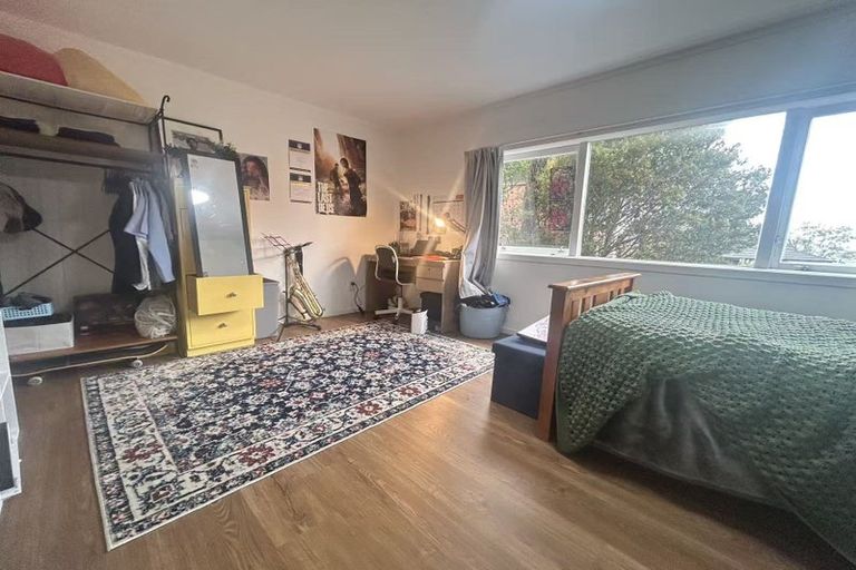 Photo of property in 35 Montgomery Avenue, Rothesay Bay, Auckland, 0630