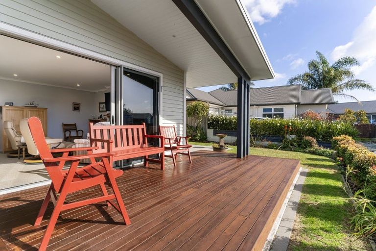Photo of property in 14 Cassinia Close, Papamoa Beach, Papamoa, 3118