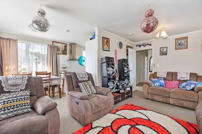 Photo of property in 2/23 Silver Creek Road, Weymouth, Auckland, 2103