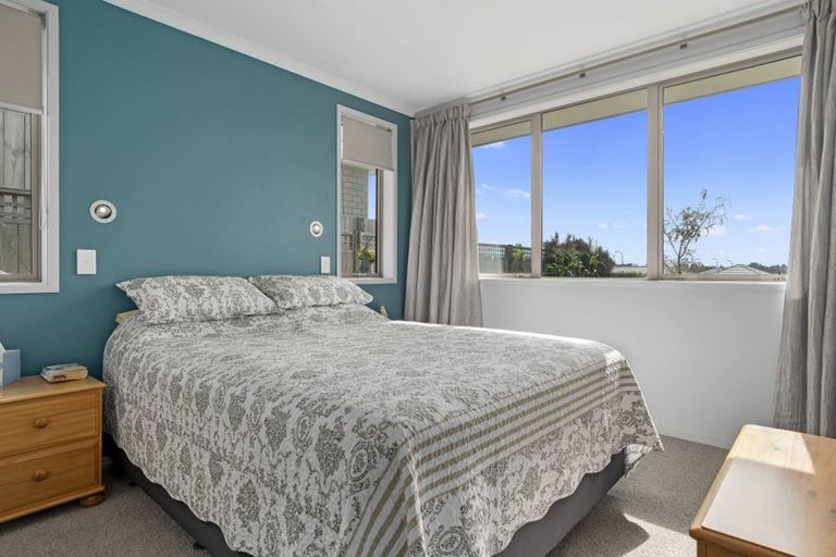 Photo of property in 16 Vista Close, Omokoroa, 3114