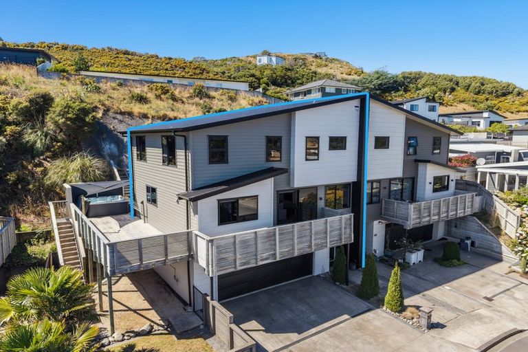 Photo of property in 53 Spyglass Lane, Whitby, Porirua, 5024