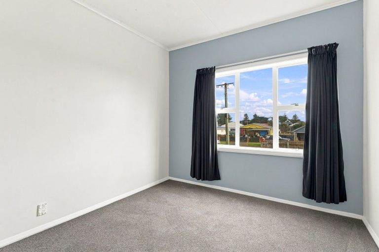 Photo of property in 28 Aotea Street, Castlecliff, Whanganui, 4501