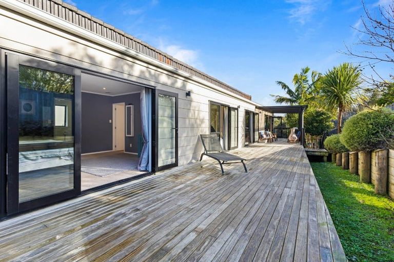 Photo of property in 14 Oldham Place, Browns Bay, Auckland, 0630