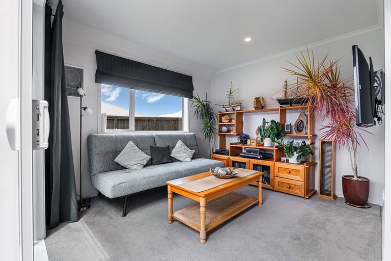 Photo of property in 11 Fred White Drive, Kumeu, 0810