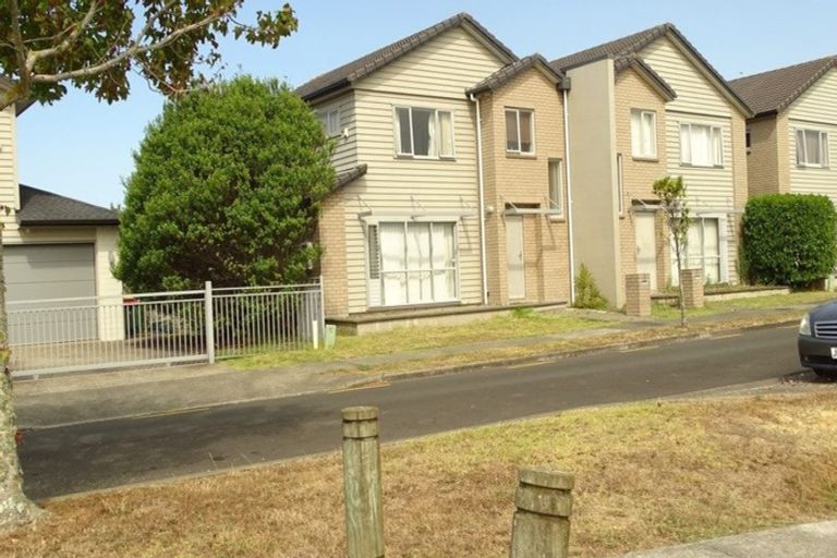 Photo of property in 28 Salford Crescent, Flat Bush, Auckland, 2019