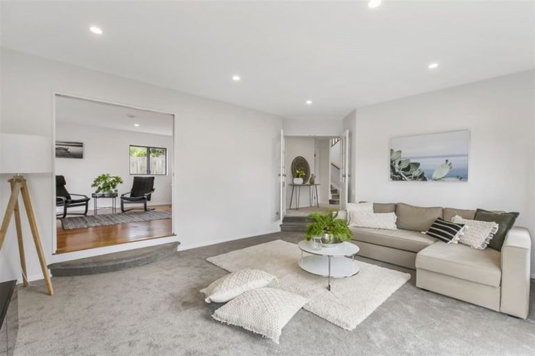 Photo of property in 2/93 Stanley Road, Glenfield, Auckland, 0629