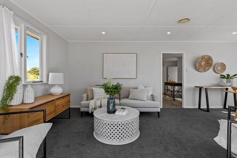 Photo of property in 42 Foster Crescent, Snells Beach, 0920