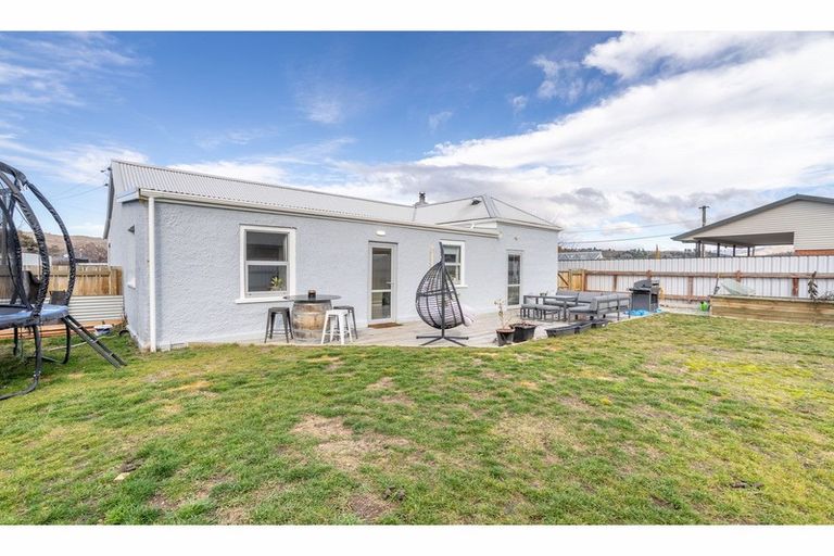 Photo of property in 22 Clutha Street, Alexandra, 9320