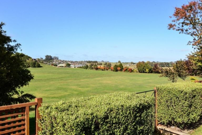 Photo of property in 1 Limousin Place, Grandview Heights, Hamilton, 3200