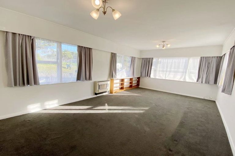 Photo of property in 58 Broderick Road, Johnsonville, Wellington, 6037