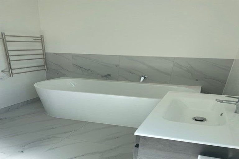 Photo of property in 12 Mataikokako Loop, Kawakawa Bay, 2585